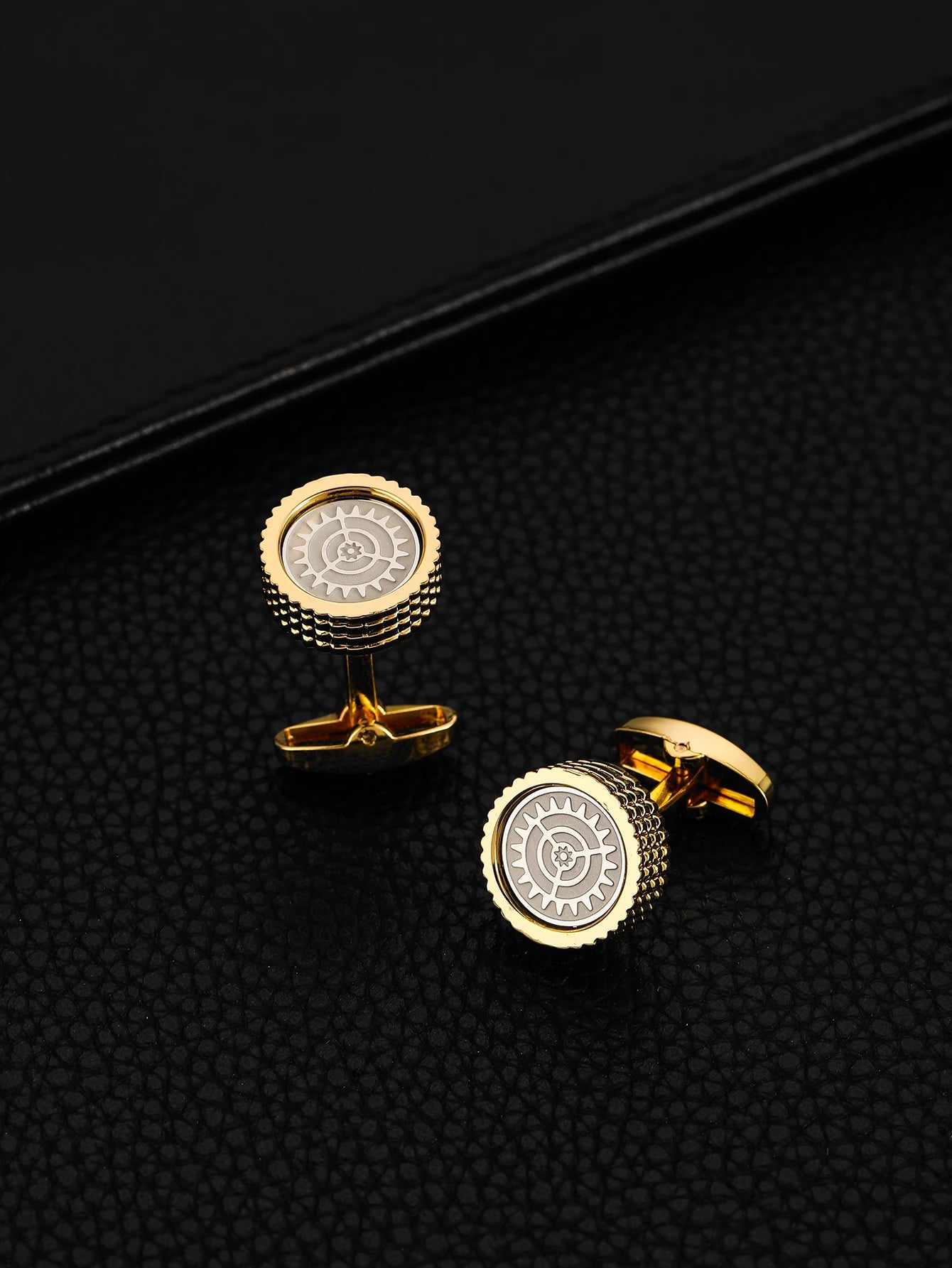Laser-engraved sundials round cufflinks